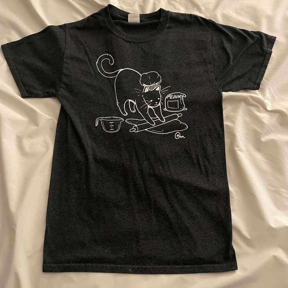 Making biscuits/baking cat t-shirt.
